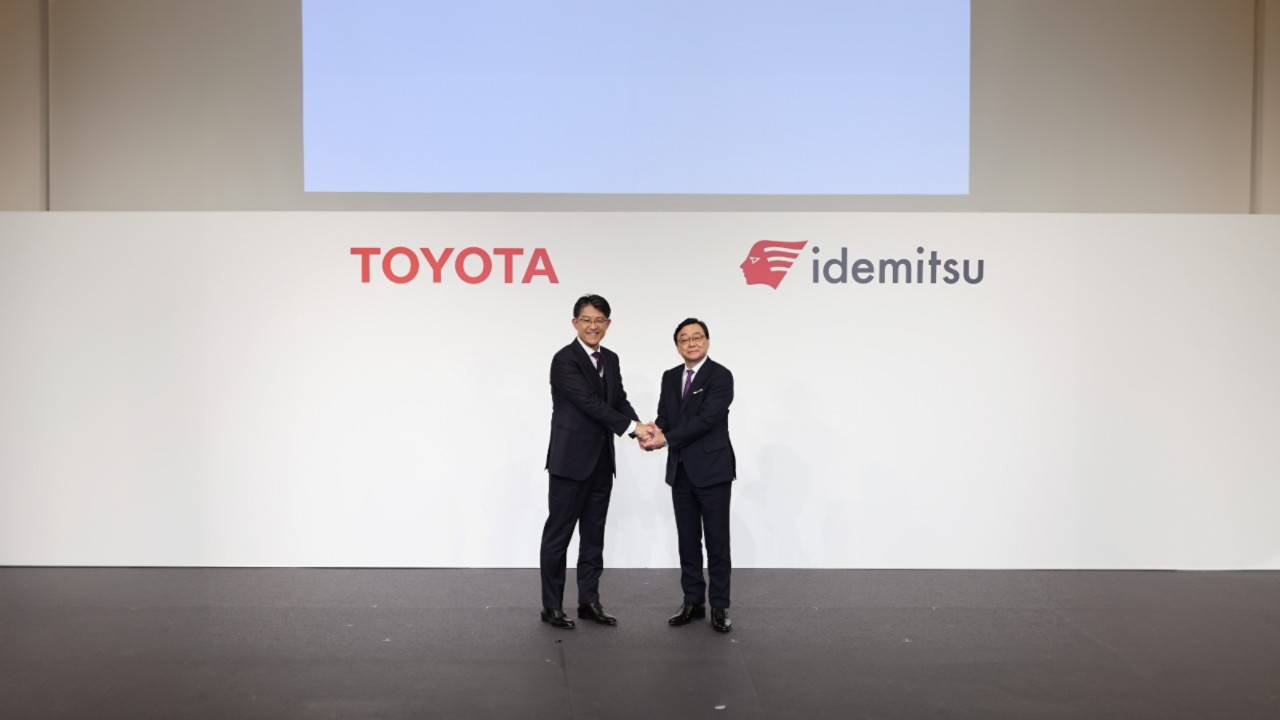 Toyota i Idemitsu ogłosiły zawarcie strategicznej umowy o współpracy