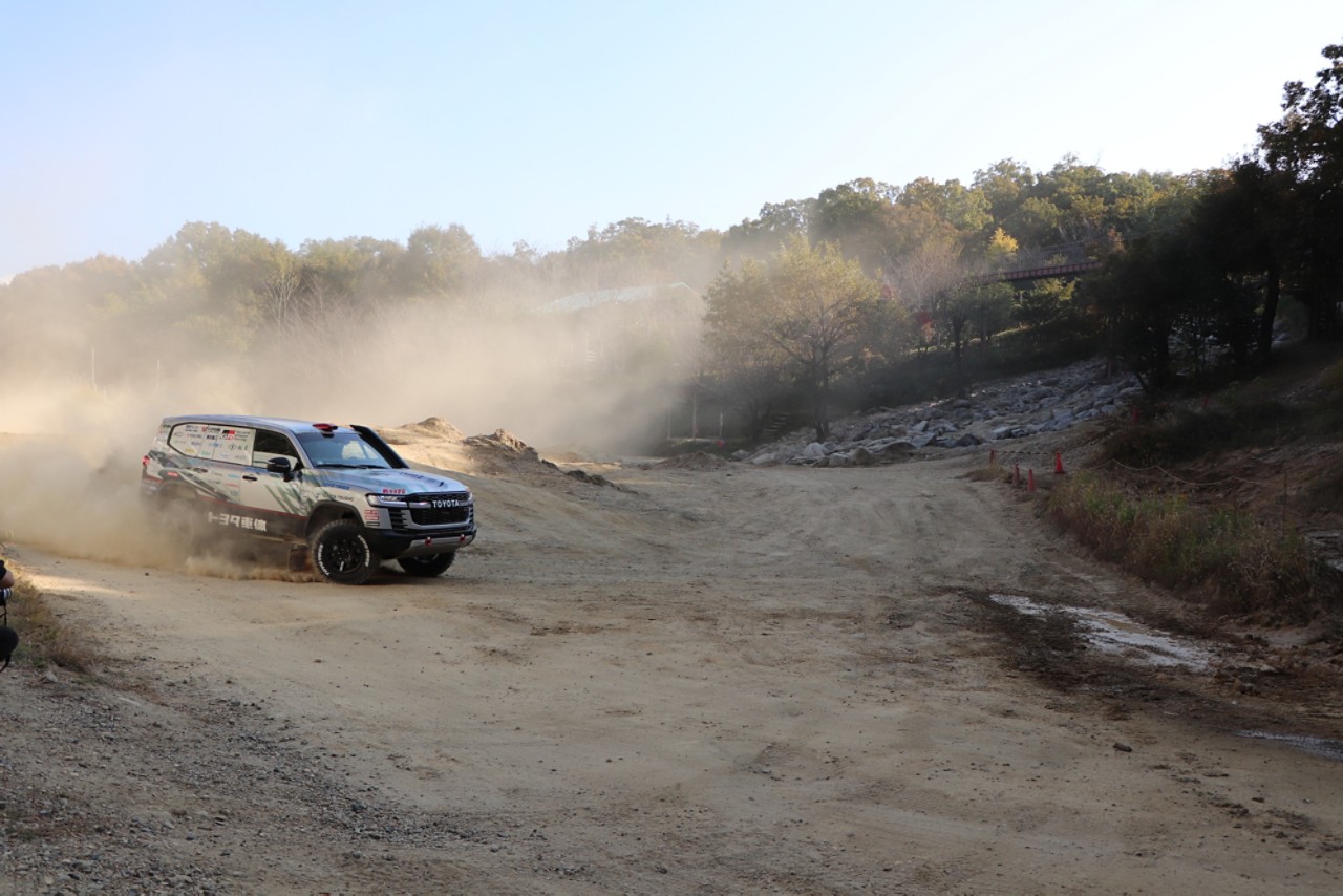 dakar land cruiser